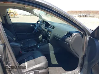 2011 Volkswagen Jetta SE with VIN 3VWDZ7AJ6BM392678, listed as a IAAI auction lot 42828544 with 128,706 mi miles and . Bid and sale history available at DreamBid. Image 5.