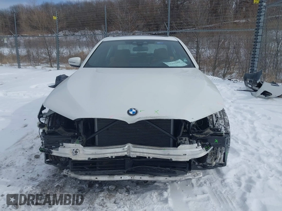 2019 BMW 5 Series 530i xDrive with VIN WBAJA7C50KWC77684, listed as a IAAI auction lot 41629289 with 31,194 mi miles. Bid and sale history available at carsss.com. Image 6.