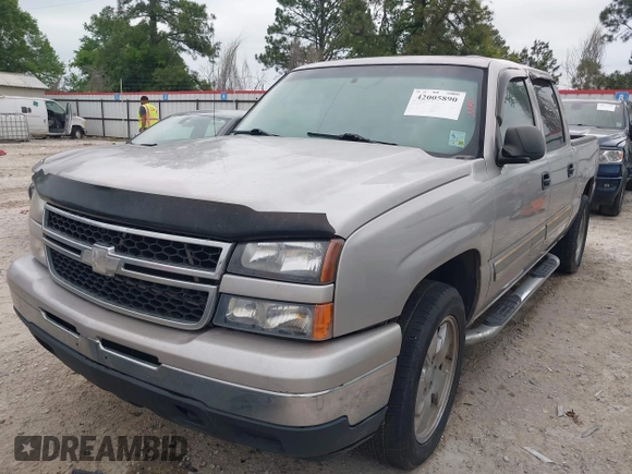 2007 Chevrolet Silverado 1500 LS with VIN 2GCEC13VX71117920, listed as a IAAI auction lot 42005890 with 341,628 mi miles and . Bid and sale history available at DreamBid. Image 6.
