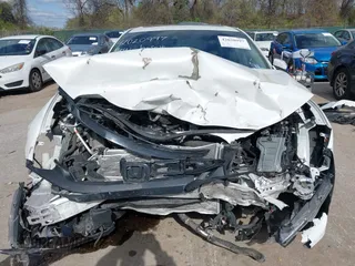 2019 Honda Civic EX z VIN 19XFC1F30KE208186, wystawiony jako IAAI lot #42020997 z przebiegiem 115 430 mil mil oraz . Historia ofert i sprzedaży dostępna na DreamBid. Obrazek 6.
