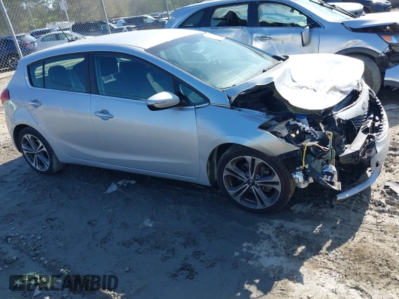 2016 Kia Forte EX with VIN KNAFX5A89G5627605, listed as a IAAI auction lot 42022725 with 87,712 mi miles and . Bid and sale history available at carsss.com. Image 1.