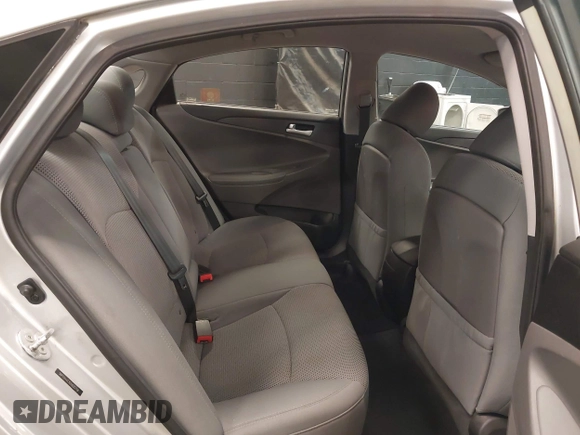 2013 Hyundai Sonata GLS z VIN 5NPEB4ACXDH620718, wystawiony jako IAAI lot #42450301 z przebiegiem 164 170 mil mil oraz . Historia ofert i sprzedaży dostępna na DreamBid. Obrazek 8.