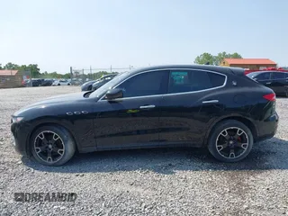 2019 Maserati Levante z VIN ZN661XUA2KX308301, wystawiony jako IAAI lot #40950821 z przebiegiem 40 982 mil mil oraz . Historia ofert i sprzedaży dostępna na DreamBid. Obrazek 14.