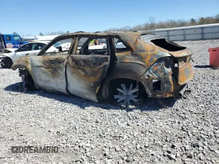 2024 Volkswagen Atlas SEL Premium R-Line with VIN 1V2FE2CA3RC249057, listed as a Copart auction lot 50072895 with Not provided miles and Salvage title. Bid and sale history available at DreamBid. Image 2.