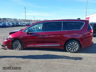 2023 Chrysler Pacifica Hybrid Limited with VIN 2C4RC1S7XPR518695, listed as a IAAI auction lot 41301401 with 24,433 mi miles. Bid and sale history available at carsss.com. Image 14.