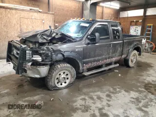 2005 Ford Super Duty F-250 XL with VIN 1FTSX215X5EC77078, listed as a Copart auction lot 43206515 with 174,764 mi miles and Salvage Title. Bid and sale history available at carsss.com. Image 1.