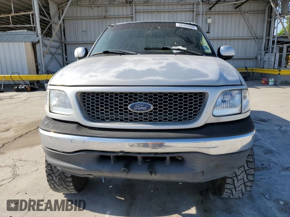 2001 Ford F-150 XLT with VIN 1FTRW07L81KE41788, listed as a Copart auction lot 52493695 with Not provided miles and Salvage title. Bid and sale history available at DreamBid. Image 5.