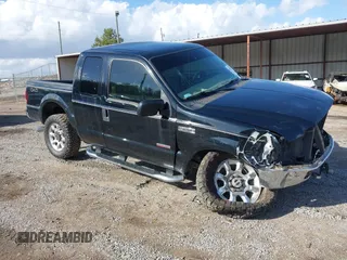 2007 Ford F-250 XL z VIN 1FTSX21P07EA97175, wystawiony jako IAAI lot #41477628 z przebiegiem 99 215 mil mil oraz . Historia ofert i sprzedaży dostępna na DreamBid. Obrazek 1.