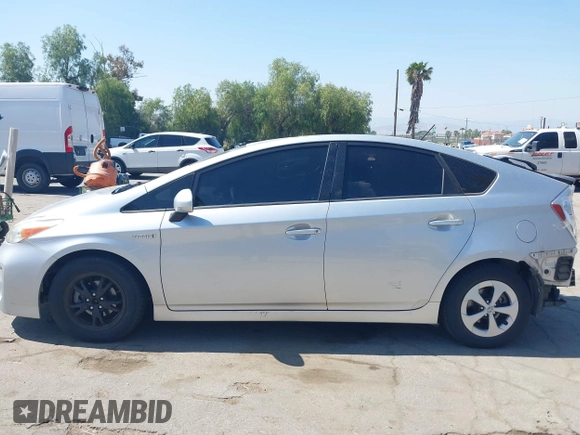 2015 Toyota Prius Four with VIN JTDKN3DU6F1978465, listed as a IAAI auction lot 42141095 with 87,310 mi miles. Bid and sale history available at carsss.com. Image 14.