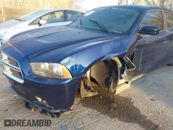 2014 Dodge Charger SXT with VIN 2C3CDXHGXEH330845, listed as a IAAI auction lot 41858714 with 161,541 mi miles. Bid and sale history available at carsss.com. Image 6.