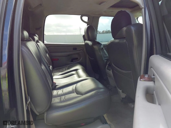 2005 Chevrolet Avalanche LS with VIN 3GNEC12Z35G234691, listed as a IAAI auction lot 41112013 with 1 mi miles. Bid and sale history available at carsss.com. Image 8.