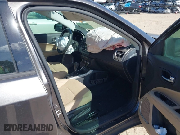2018 Jeep Compass Sport with VIN 3C4NJCAB9JT133381, listed as a IAAI auction lot 41720816 with 26,584 mi miles. Bid and sale history available at carsss.com. Image 5.