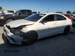 2021 Kia Forte GT-Line with VIN 3KPF34AD9ME283876, listed as a Copart auction lot 69724444 with 61,282 mi miles and Salvage Title. Bid and sale history available at carsss.com. Image 1.