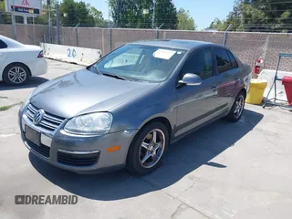 2010 Volkswagen Jetta SE with VIN 3VWRZ7AJ9AM153873, listed as a IAAI auction lot 42212777 with 126,158 mi miles and . Bid and sale history available at DreamBid. Image 2.