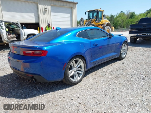 2018 Chevrolet Camaro 1LT z VIN 1G1FB1RS5J0101768, wystawiony jako IAAI lot #41990965 z przebiegiem 82 492 mil mil oraz . Historia ofert i sprzedaży dostępna na DreamBid. Obrazek 4.