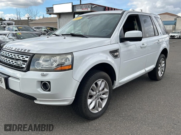 2013 Land Rover LR2 z VIN SALFR2BG3DH373085, wystawiony jako Copart lot #48423905 z przebiegiem 102 445 mil mil oraz Czysty tytuł • Clean title. Historia ofert i sprzedaży dostępna na DreamBid. Obrazek 2.