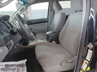 2014 Toyota Tacoma with VIN 3TMMU4FN8EM068633, listed as a IAAI auction lot 42727713 with 185,402 mi miles and . Bid and sale history available at DreamBid. Image 23.
