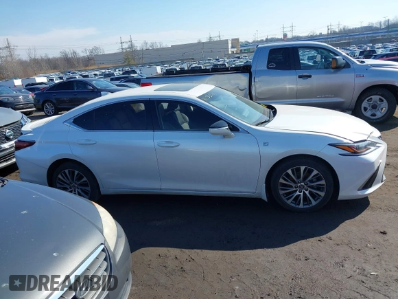 2020 Lexus ES with VIN 58ADZ1B14LU060691, listed as a IAAI auction lot 41633019 with 28,176 mi miles. Bid and sale history available at carsss.com. Image 13.