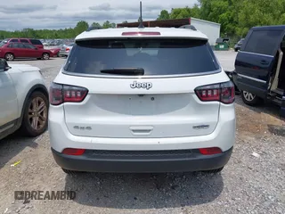 2024 Jeep Compass Latitude with VIN 3C4NJDBNXRT119192, listed as a IAAI auction lot 42191433 with 29,075 mi miles and . Bid and sale history available at carsss.com. Image 16.