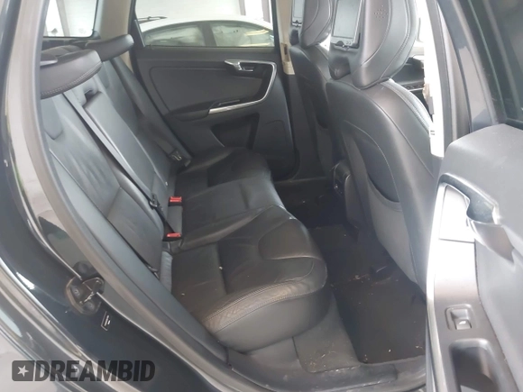 2013 Volvo XC60 T6 z VIN YV4902DZ3D2411993, wystawiony jako IAAI lot #42415587 z przebiegiem 95 303 mil mil oraz . Historia ofert i sprzedaży dostępna na DreamBid. Obrazek 8.