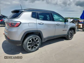 2020 Jeep Compass Trailhawk z VIN 3C4NJDDB0LT207825, wystawiony jako Copart lot #63699915 z przebiegiem 58 190 mil mil oraz Szkoda całkowita • Salvage title. Historia ofert i sprzedaży dostępna na DreamBid. Obrazek 3.