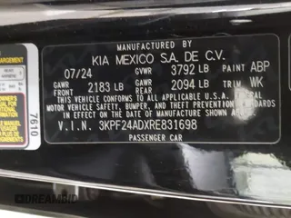 2024 Kia Forte LXS z VIN 3KPF24ADXRE831698, wystawiony jako IAAI lot #41337698 z przebiegiem 1 843 mil mil oraz . Historia ofert i sprzedaży dostępna na DreamBid. Obrazek 9.