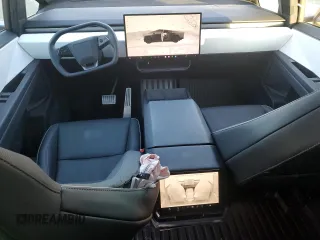 2024 Tesla Cybertruck z VIN 7G2CEHED6RA003275, wystawiony jako Copart lot #89005955 z przebiegiem 10 456 mil mil oraz Szkoda całkowita • Salvage title. Historia ofert i sprzedaży dostępna na DreamBid. Obrazek 8.