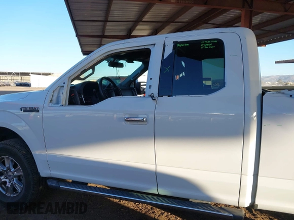 2015 Ford F-150 XLT z VIN 1FTEX1E87FFD13249, wystawiony jako IAAI lot #41214373 z przebiegiem 66 076 mil mil oraz . Historia ofert i sprzedaży dostępna na DreamBid. Obrazek 14.