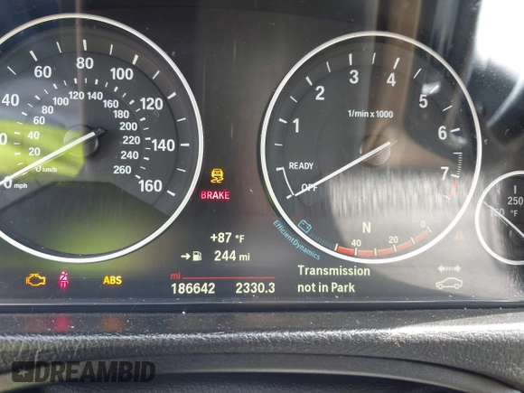 2015 BMW 3 Series 328i xDrive z VIN WBA3B3C5XFJ984998, wystawiony jako IAAI lot #42498649 z przebiegiem 186 642 mil mil oraz . Historia ofert i sprzedaży dostępna na DreamBid. Obrazek 7.