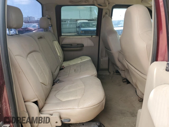 2005 Ford F-350 XL z VIN 1FTWW32P35ED08827, wystawiony jako Copart lot #56028555 z przebiegiem 198 768 mil mil oraz Czysty tytuł • Clean title. Historia ofert i sprzedaży dostępna na DreamBid. Obrazek 10.
