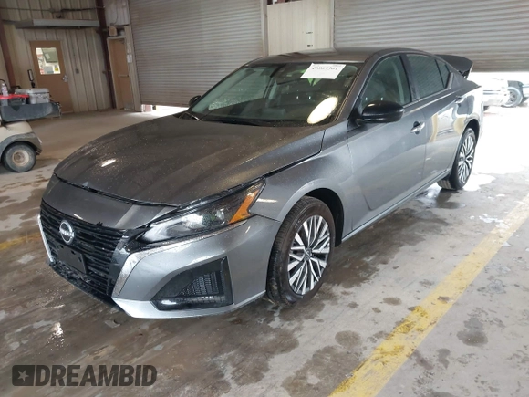 2025 Nissan Altima SV with VIN 1N4BL4DW2SN351266, listed as a IAAI auction lot 41869361 with 8,698 mi miles and . Bid and sale history available at DreamBid. Image 17.