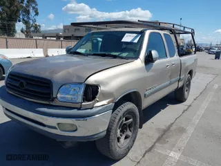 2001 Toyota Tundra SR5 with VIN 5TBRT341X1S172398, listed as a IAAI auction lot 41953242 with 292,077 mi miles. Bid and sale history available at carsss.com. Image 6.