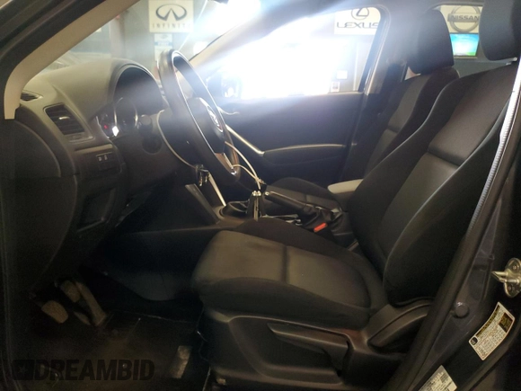 2015 Mazda CX-5 Sport z VIN JM3KE2BE6F0473738, wystawiony jako Copart lot #58718185 z przebiegiem 90 862 mil mil oraz Czysty tytuł • Clean title. Historia ofert i sprzedaży dostępna na DreamBid. Obrazek 7.