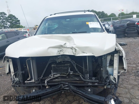 2013 Chevrolet Avalanche LTZ with VIN 3GNMCGE01DG280823, listed as a IAAI auction lot 42523302 with 193,255 mi miles and . Bid and sale history available at DreamBid. Image 6.