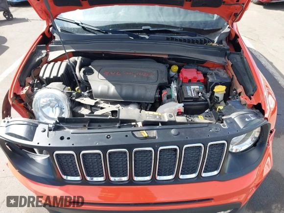2020 Jeep Renegade Latitude z VIN ZACNJABB5LPL88670, wystawiony jako IAAI lot #42181204 z przebiegiem 45 448 mil mil oraz . Historia ofert i sprzedaży dostępna na DreamBid. Obrazek 10.