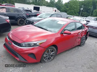 2023 Kia Forte LXS z VIN 3KPF24AD8PE582105, wystawiony jako IAAI lot #42366608 z przebiegiem 61 455 mil mil oraz . Historia ofert i sprzedaży dostępna na DreamBid. Obrazek 19.