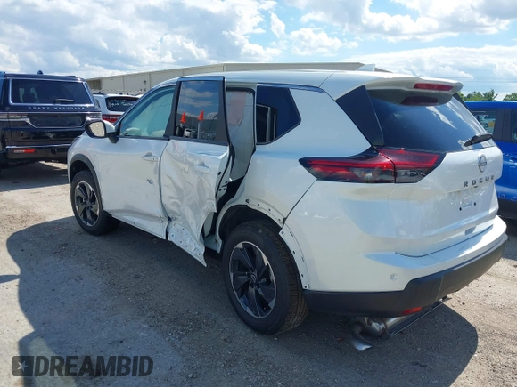 2025 Nissan Rogue SV with VIN 5N1BT3BA5SC828212, listed as a IAAI auction lot 42234352 with 1,256 mi miles and . Bid and sale history available at DreamBid. Image 3.