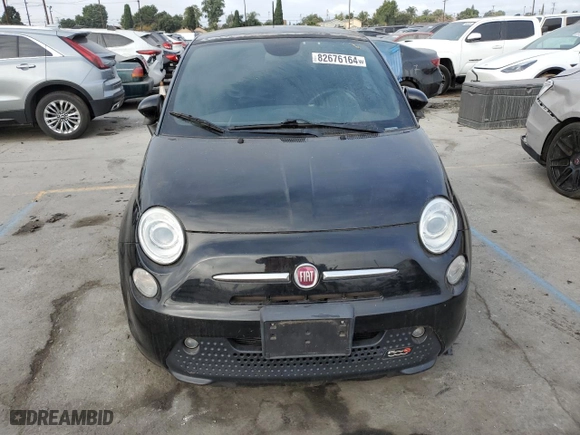 2015 FIAT 500e with VIN 3C3CFFGE3FT642311, listed as a Copart auction lot 82676164 with 27,925 mi miles and Clean Title. Bid and sale history available at carsss.com. Image 5.
