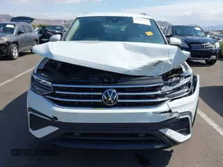 2024 Volkswagen Tiguan SE с VIN 3VV3B7AXXRM101084, выставлен на аукционе IAAI как лот 42196649 с пробегом 14 447 миль миль и . История ставок и продаж доступна на DreamBid. Изображение 12.