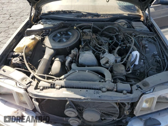 1984 Mercedes-Benz 300 SD z VIN WDBCB20A0EA023127, wystawiony jako Copart lot #72327594 z przebiegiem 257 727 mil mil oraz Szkoda całkowita • Salvage title. Historia ofert i sprzedaży dostępna na DreamBid. Obrazek 11.