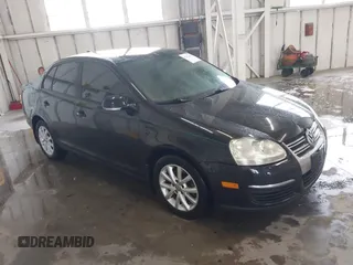 2010 Volkswagen Jetta Limited Edition z VIN 3VWAX7AJ5AM158961, wystawiony jako IAAI lot #42322185 z przebiegiem 129 756 mil mil oraz . Historia ofert i sprzedaży dostępna na DreamBid. Obrazek 1.