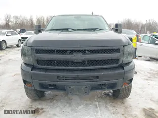 2009 Chevrolet Silverado 1500 LT with VIN 2GCEK29J991112885, listed as a IAAI auction lot 41632179 with 180,557 mi miles. Bid and sale history available at carsss.com. Image 13.