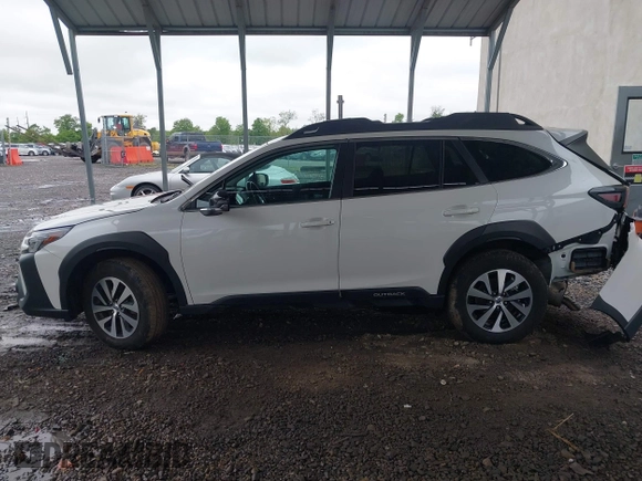 2024 Subaru Outback Premium with VIN 4S4BTAFC5R3139720, listed as a IAAI auction lot 42347685 with 32,228 mi miles and . Bid and sale history available at DreamBid. Image 14.