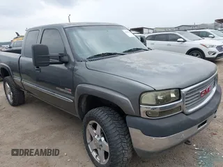 2001 GMC Sierra 2500HD SLE с VIN 1GTHK29121E334328, выставлен на аукционе IAAI как лот 42259437 с пробегом 323 068 миль миль и . История ставок и продаж доступна на DreamBid. Изображение 1.