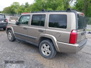 2006 Jeep Commander z VIN 1J8HG48K56C127919, wystawiony jako IAAI lot #42178896 z przebiegiem 151 865 mil mil oraz . Historia ofert i sprzedaży dostępna na DreamBid. Obrazek 3.