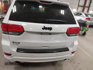 2015 Jeep Grand Cherokee Laredo with VIN 1C4RJFAG4FC747532, listed as a IAAI auction lot 41764541 with 196,385 mi miles. Bid and sale history available at carsss.com. Image 16.