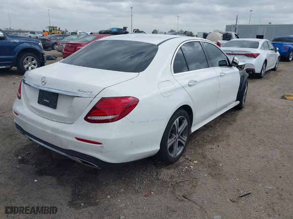 2017 Mercedes-Benz E-Class E 300 Luxury with VIN WDDZF4KB1HA215586, listed as a IAAI auction lot 41739227 with 46,145 mi miles. Bid and sale history available at carsss.com. Image 4.