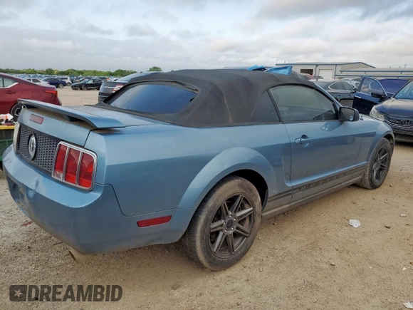 2005 Ford Mustang Deluxe z VIN 1ZVFT84N855220533, wystawiony jako Copart lot #58666635 z przebiegiem 169 200 mil mil oraz Czysty tytuł • Clean title. Historia ofert i sprzedaży dostępna na DreamBid. Obrazek 3.