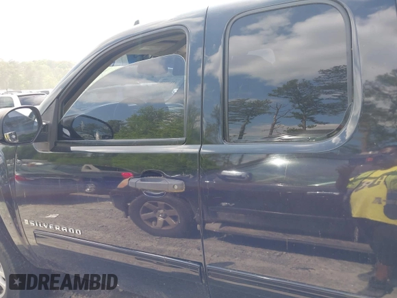 2009 Chevrolet Silverado 1500 LT with VIN 1GCEK29069Z184609, listed as a IAAI auction lot 42139639 with 223,536 mi miles and . Bid and sale history available at DreamBid. Image 14.