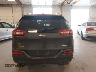 2016 Jeep Cherokee Latitude z VIN 1C4PJMCB3GW187502, wystawiony jako IAAI lot #42048898 z przebiegiem 151 450 mil mil oraz . Historia ofert i sprzedaży dostępna na DreamBid. Obrazek 16.